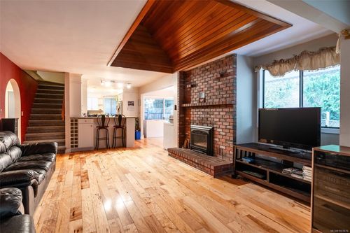 3074 Sooke Rd, Langford, BC, V9B5Y9 | Card Image