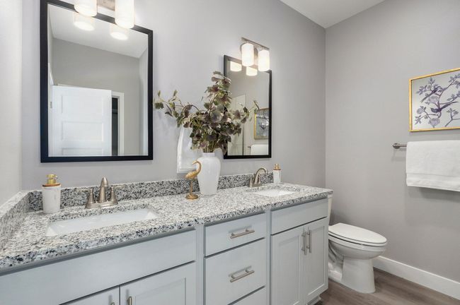 Primary Bathroom | Image 18