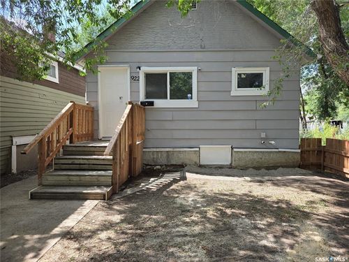 922 Retallack St, Regina, SK, S4T2H1 | Card Image