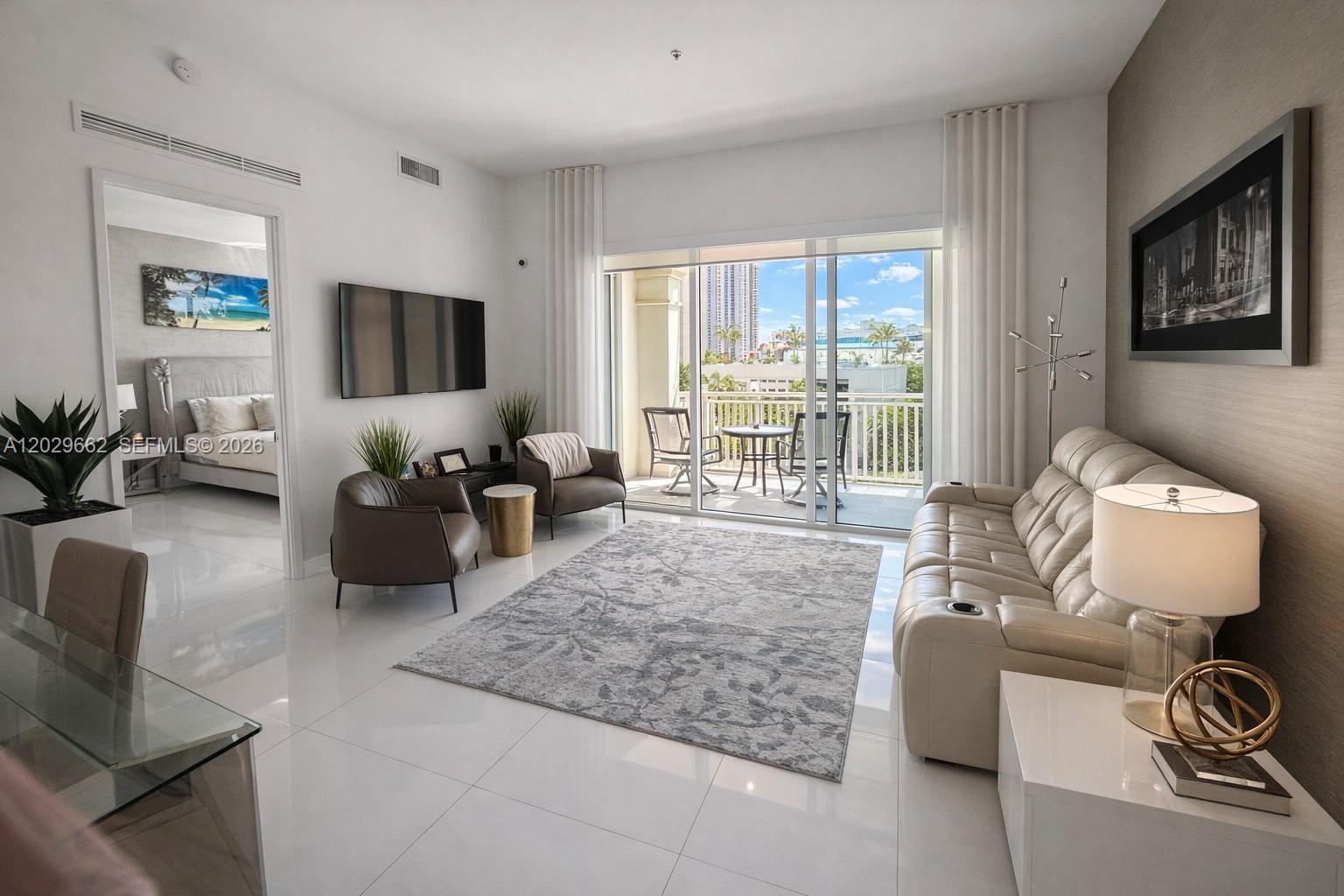 Residential Lease in Sunny Isles Beach