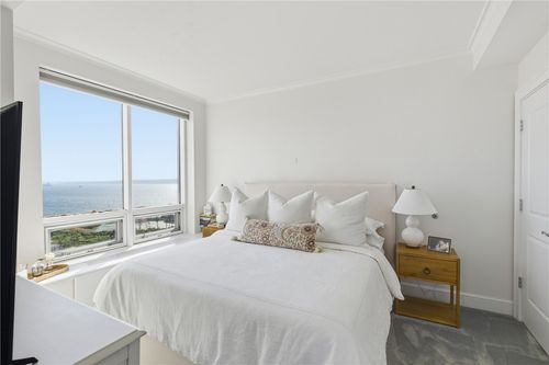 902-1 Tower Dr, Portsmouth, RI, 02871-1637 | Card Image