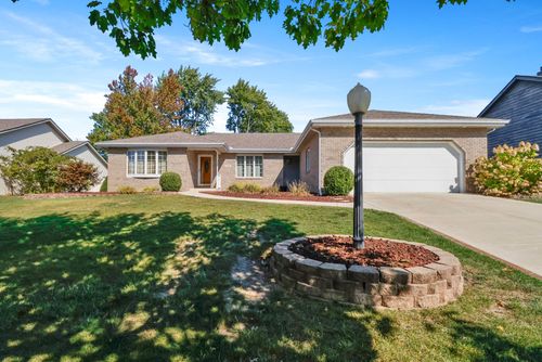 312 Fairfield Dr, Crown Point, IN, 46307-4585 | Card Image