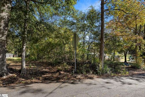 110 N 6th St, Easley, SC, 29640-1926 | Card Image