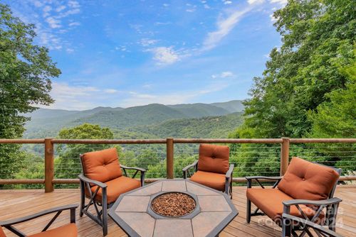 90 Forest Ridge Rd, Burnsville, NC, 28714-8533 | Card Image