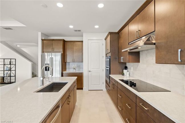 Stunning open-concept floor plan | Image 4