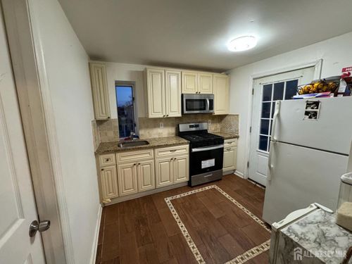 116 Woodbridge Ave, Highland Park, NJ, 08904-3210 | Card Image