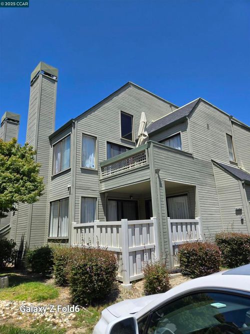 2753 East Ct, Richmond, CA, 94806-1836 | Card Image