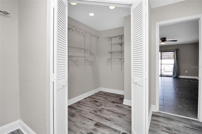 Surper Large Walk-in Closet | Image 38