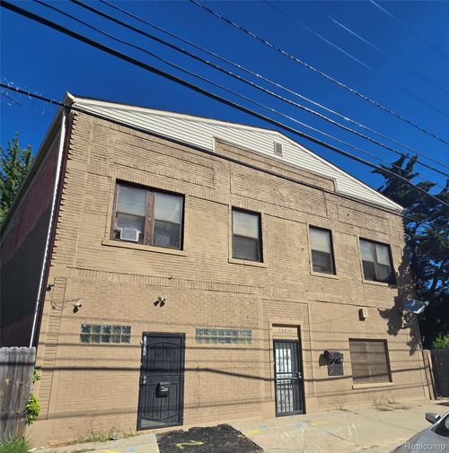 10935 Shoemaker St, Detroit, MI, 48213-3439 | Card Image