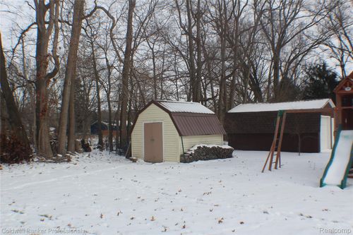 5220 Rockway Dr, Columbiaville, MI, 48421-8907 | Card Image