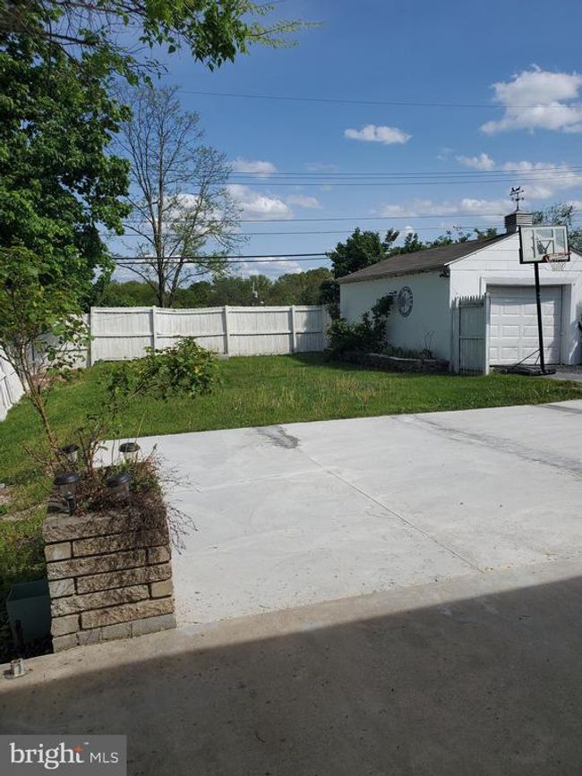 615 State Cir, House other with 4 bedrooms, 2 bathrooms and null parking in MARTINSBURG WV | Image 4