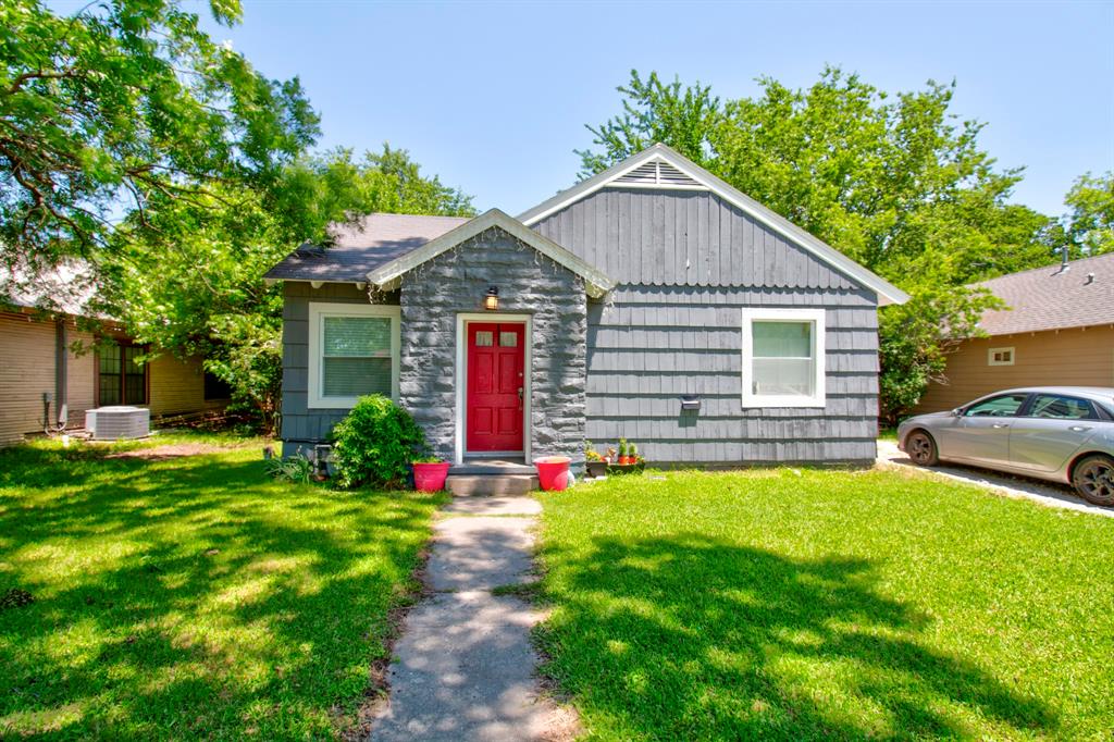 Garnett St, Gainesville, TX 76240