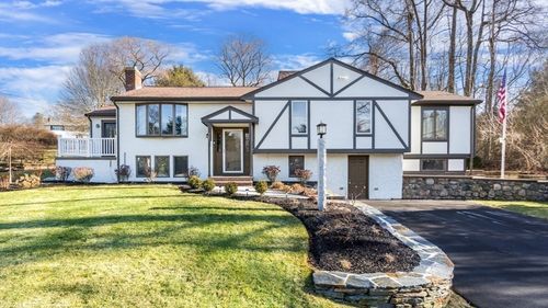 201 Crossfield Rd, Franklin, MA, 02038-3802 | Card Image