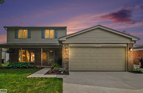 39696 Timberlane Dr, Sterling Heights, MI, 48310-2465 | Card Image