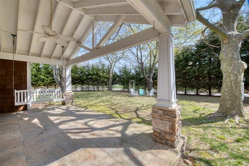 555 Three Waters Ln, Orient, NY, 11957-1542 | Card Image