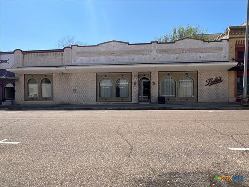 113 E Constitution St, Victoria, TX, 77901-8136 | Card Image