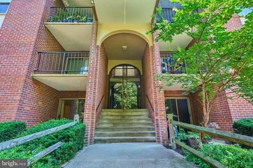 apt-11-8302 Tobin Rd, ANNANDALE, VA, 22003-6821 | Card Image