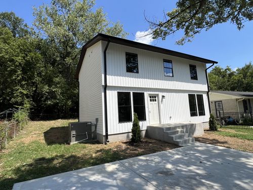 2629 Old Matthews Rd, Nashville, TN, 37207-3808 | Card Image