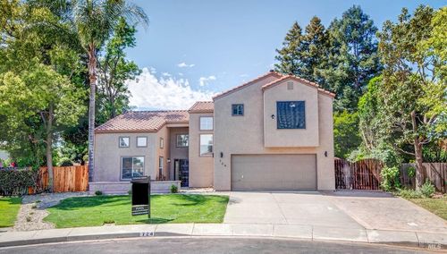 724 Ashford Court, Vacaville, CA, 95687 | Card Image