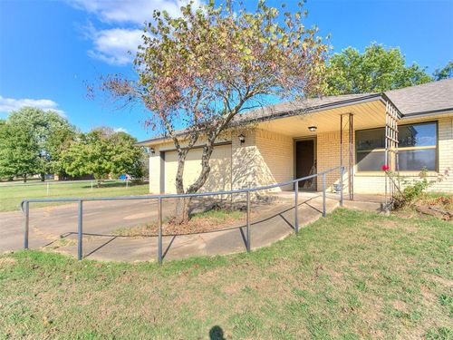 19901 Prairieview Rd, Tecumseh, OK, 74873-9170 | Card Image