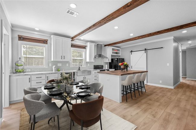 Dining area, virtually staged | Image 7