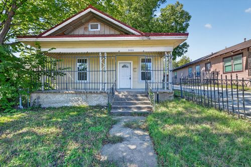 2405 Roosevelt Ave, Fort Worth, TX, 76164-7751 | Card Image