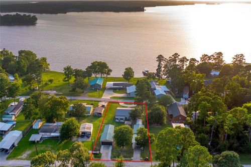 340 Lake Shore Dr, Trinity, TX, 75862-7066 | Card Image