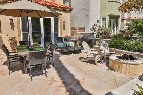 215 6th St, Huntington Beach, CA, 92648-5003 | Card Image