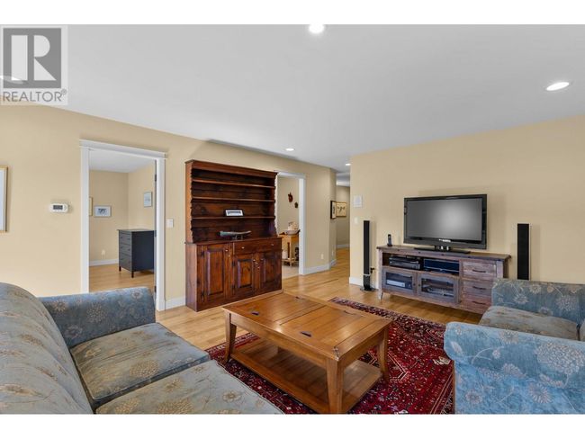 464 Cascia Dr, House other with 4 bedrooms, 4 bathrooms and 2 parking in Kelowna BC | Image 45