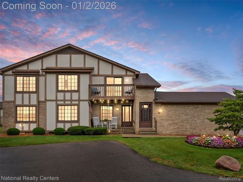 953 Country Club Dr, Saint Clair Shores, MI, 48082-2932 | Card Image