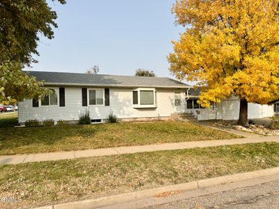 908 5th Street W, House other with 4 bedrooms, 1 bathrooms and null parking in Williston ND | Image 1