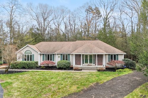 4 Pearl Brook Rd, Southwick, MA, 01077-9380 | Card Image