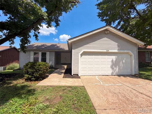 5277 Suntrail Dr, Black Jack, MO, 63033-4422 | Card Image