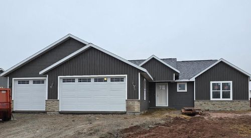 1765 Loyal Drive, NEENAH, WI, 54956 | Card Image