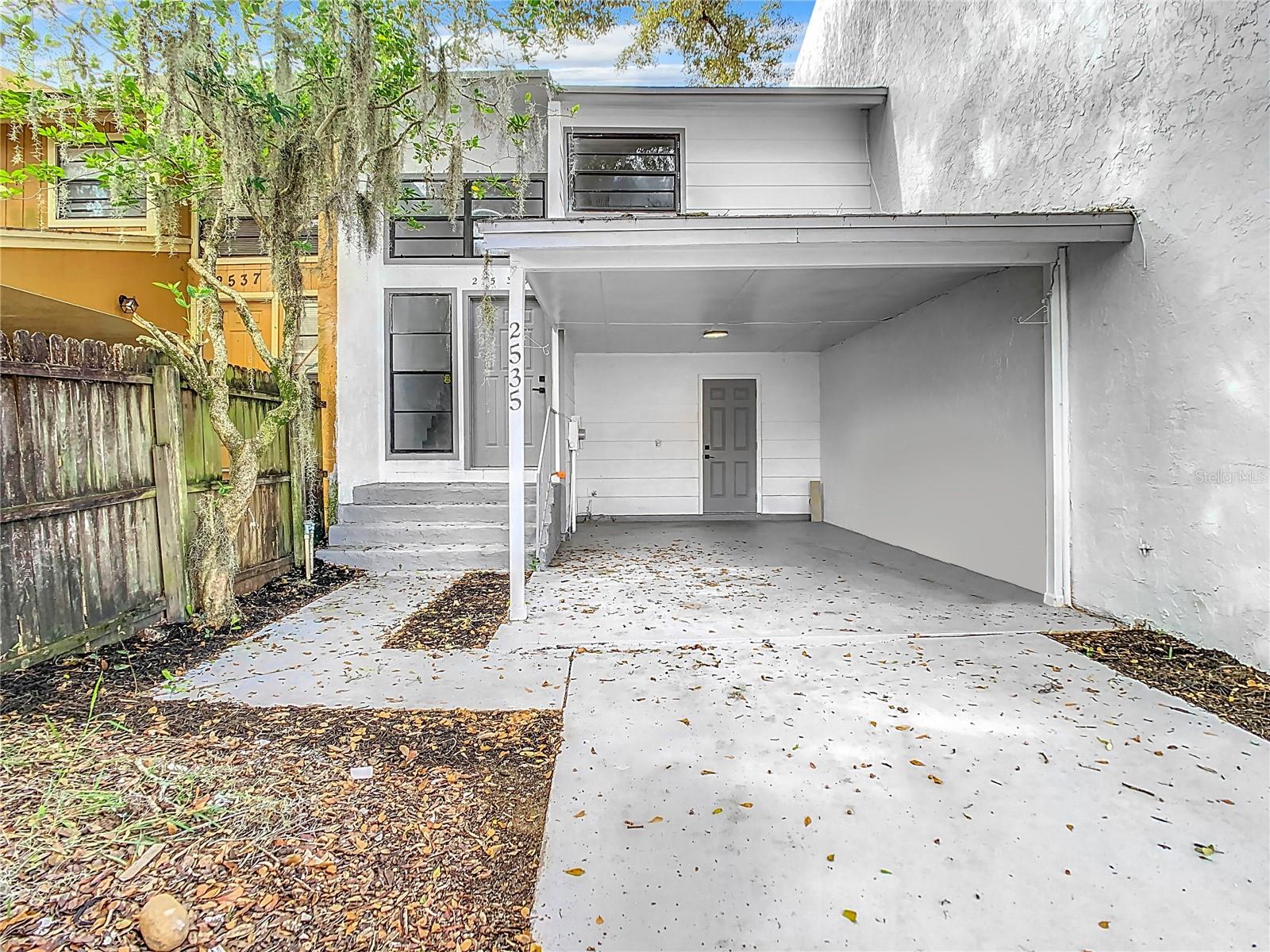 Stanley Matthew Cir, Tampa, FL 33604