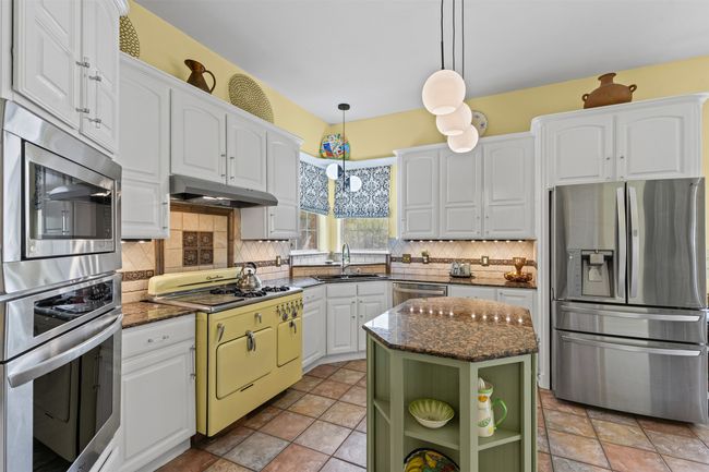 1104 Cherrywood Dr, House other with 3 bedrooms, 4 bathrooms and null parking in Cleburne TX | Image 9