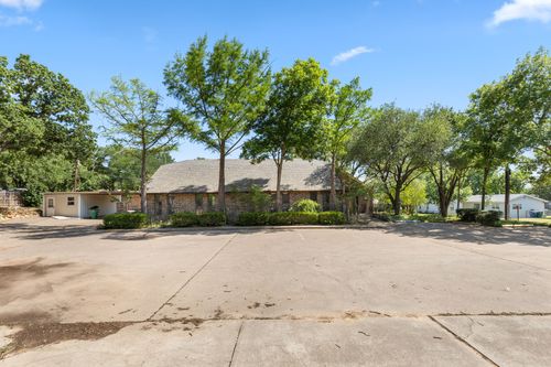1317 East St, Graham, TX, 76450-4230 | Card Image