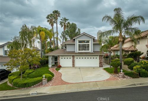 21714 Agajanian Ln, Saugus, CA, 91350-3967 | Card Image
