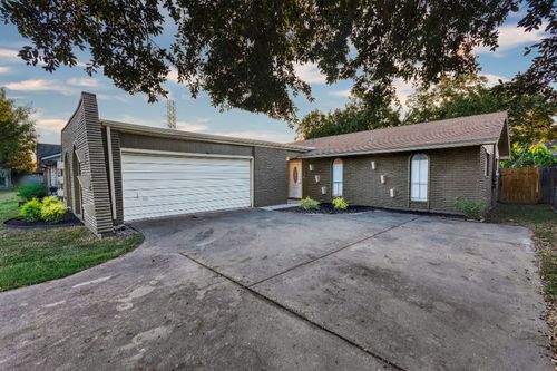 2009 Toben Dr, Corpus Christi, TX, 78412-4829 | Card Image