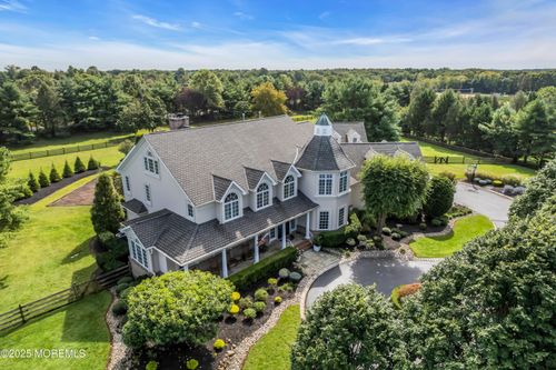 8 Country Club Ln, Colts Neck, NJ, 07722-2222 | Card Image