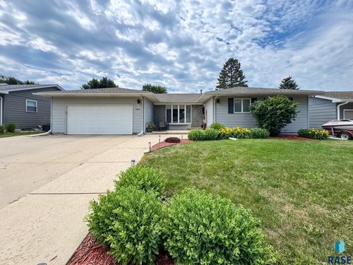 3909 E Ronning Dr Drive, Sioux Falls, SD, 57103 | Card Image