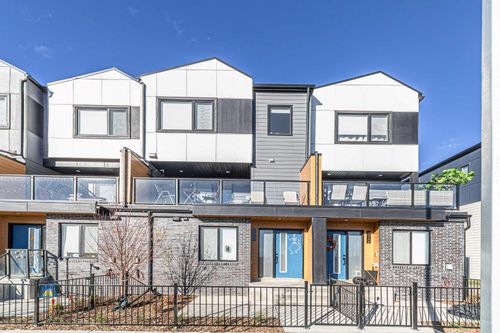 8554 19th Avenue Se, Calgary, AB, T2A7W8 | Card Image