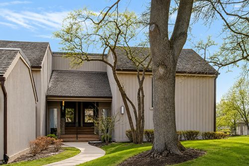 b-83 Thornhill Ln, Lake Barrington, IL, 60010-1696 | Card Image