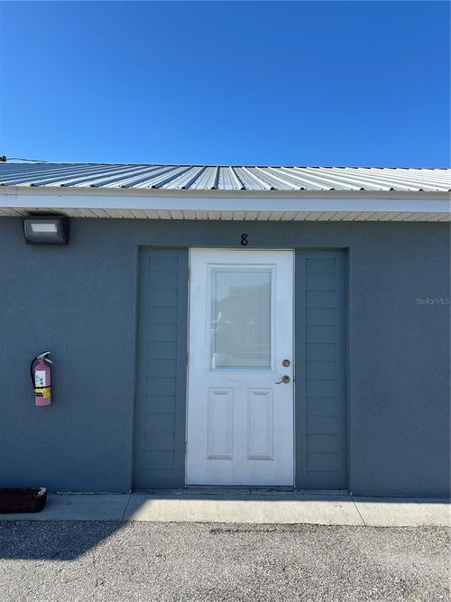 8-110 Spirit Lake Rd, Winter Haven, FL, 33880-1244 | Card Image