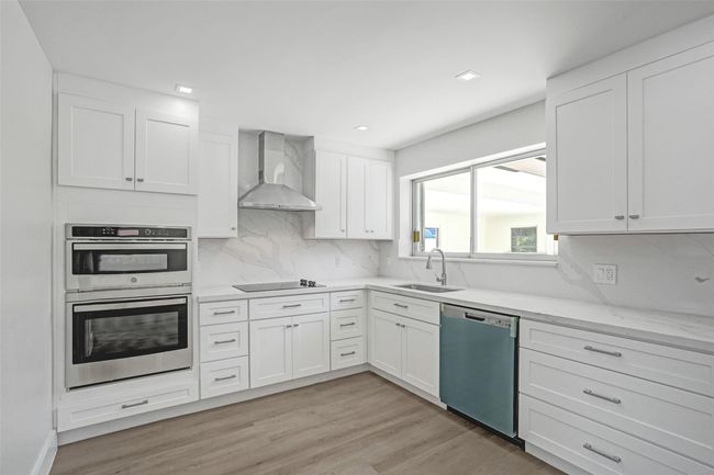 2111 Ne 35 Th St, House other with 3 bedrooms, 2 bathrooms and null parking in Lighthouse Point FL | Image 20