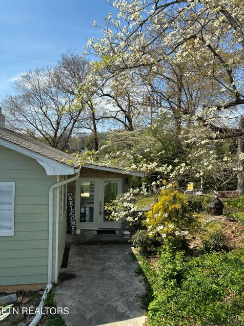 114 Glendale Ln, Oak Ridge, TN, 37830-5479 | Card Image