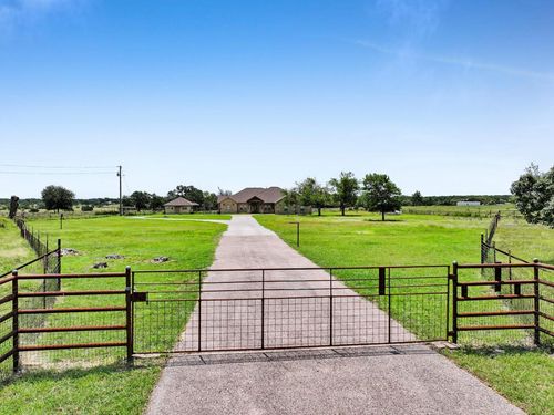 301 County Road 253, Bertram, TX, 78605-4561 | Card Image