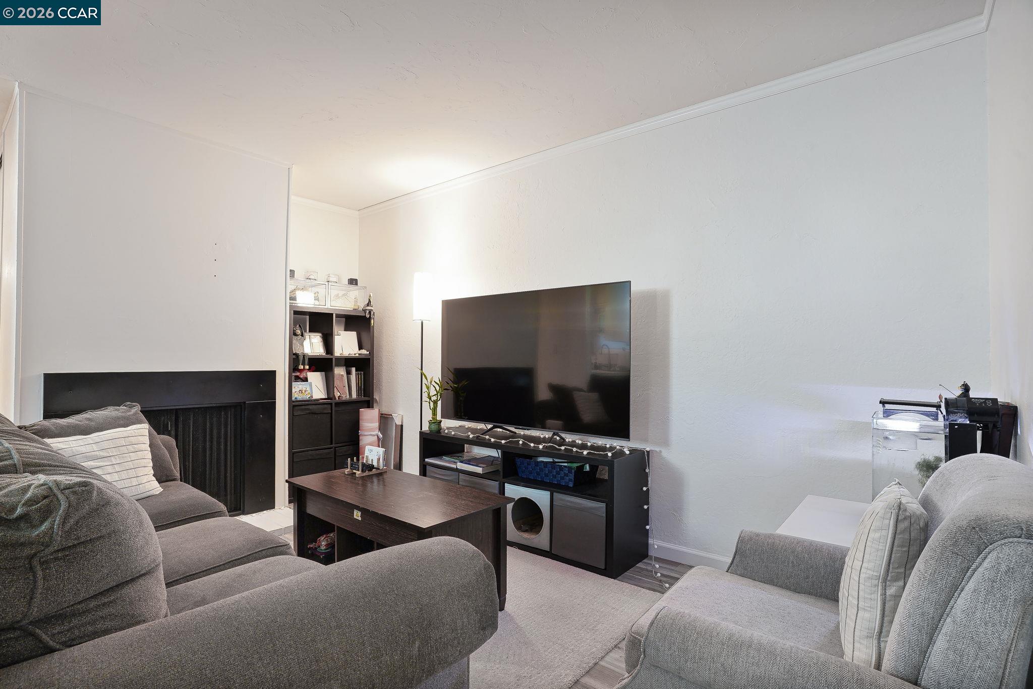 Residential in Pleasant Hill 3