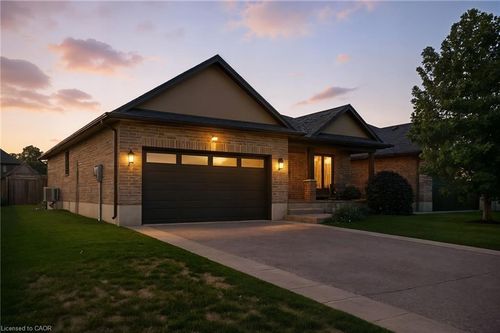 304 Courtland Street, Delhi, ON, N4B3B9 | Card Image