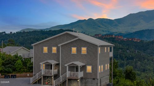 1156 Hemlock Dr, Gatlinburg, TN, 37738-4639 | Card Image